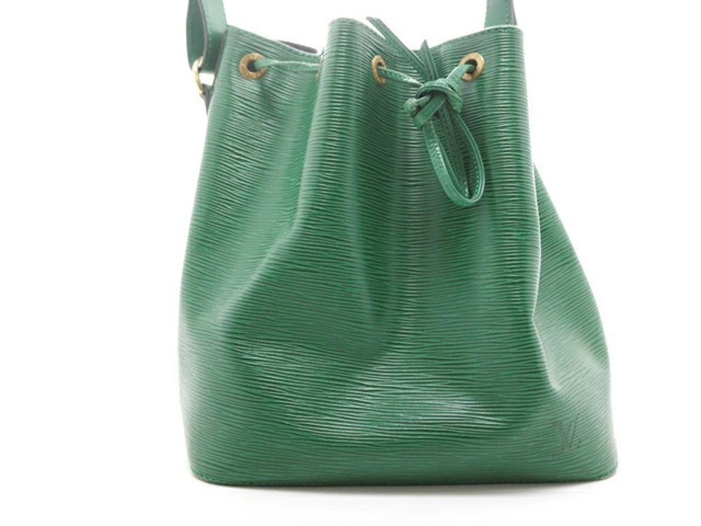 LOUIS VUITTON Epi Noe Borneo Green around